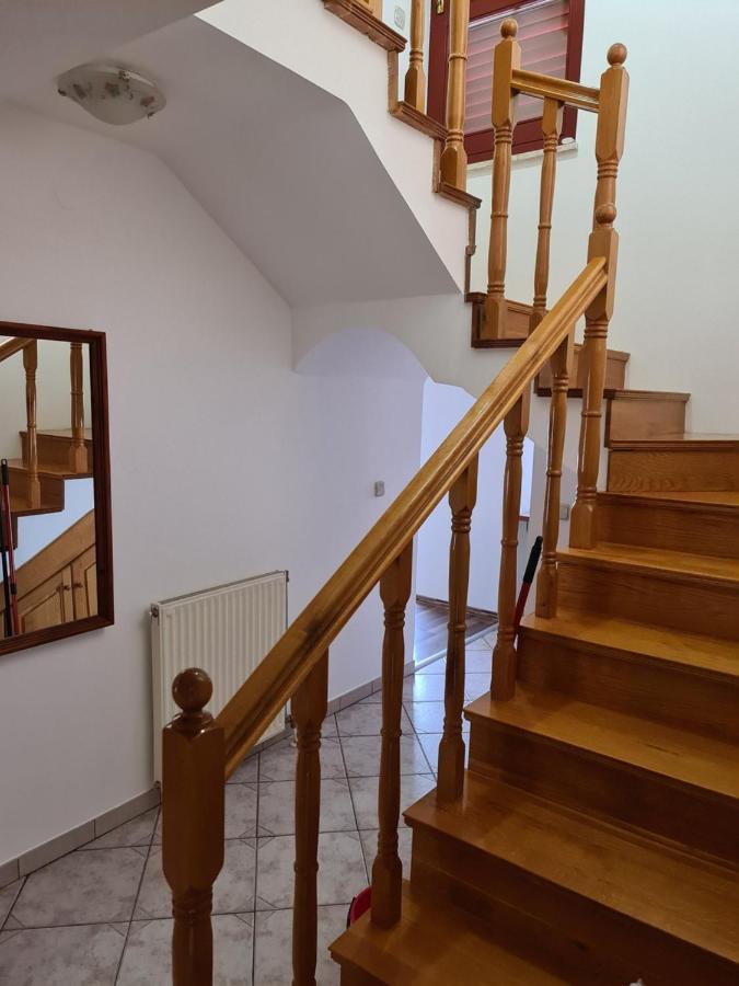 Helena Apartment Pula Luaran gambar