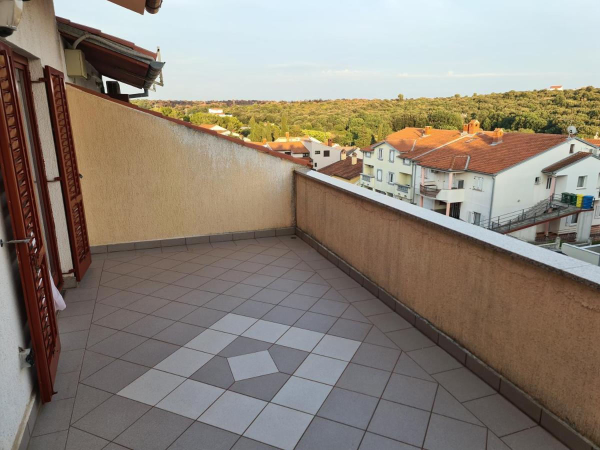Helena Apartment Pula Luaran gambar