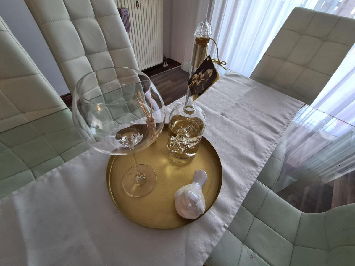 Helena Apartment Pula Luaran gambar